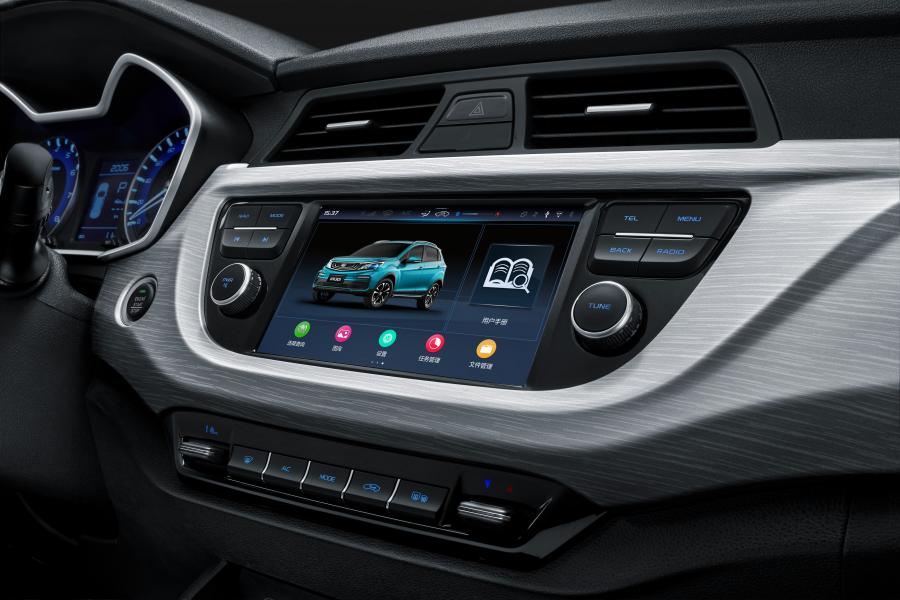 Детали интерьера Geely Vision X3 2019 года  (фото 4 из 9)